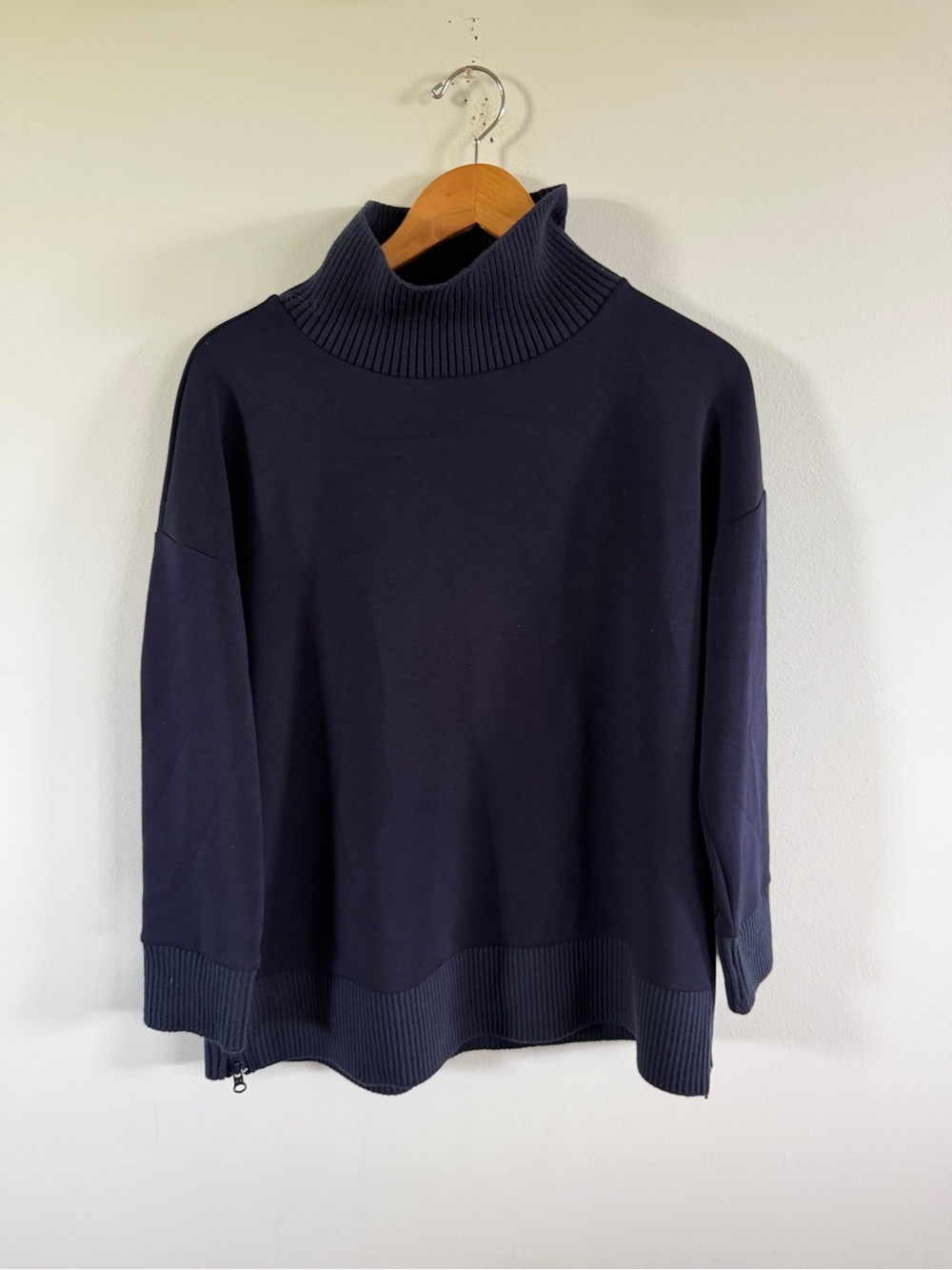T by Talbots Navy Turtleneck Sweatshirt Travel Capsule petite medium